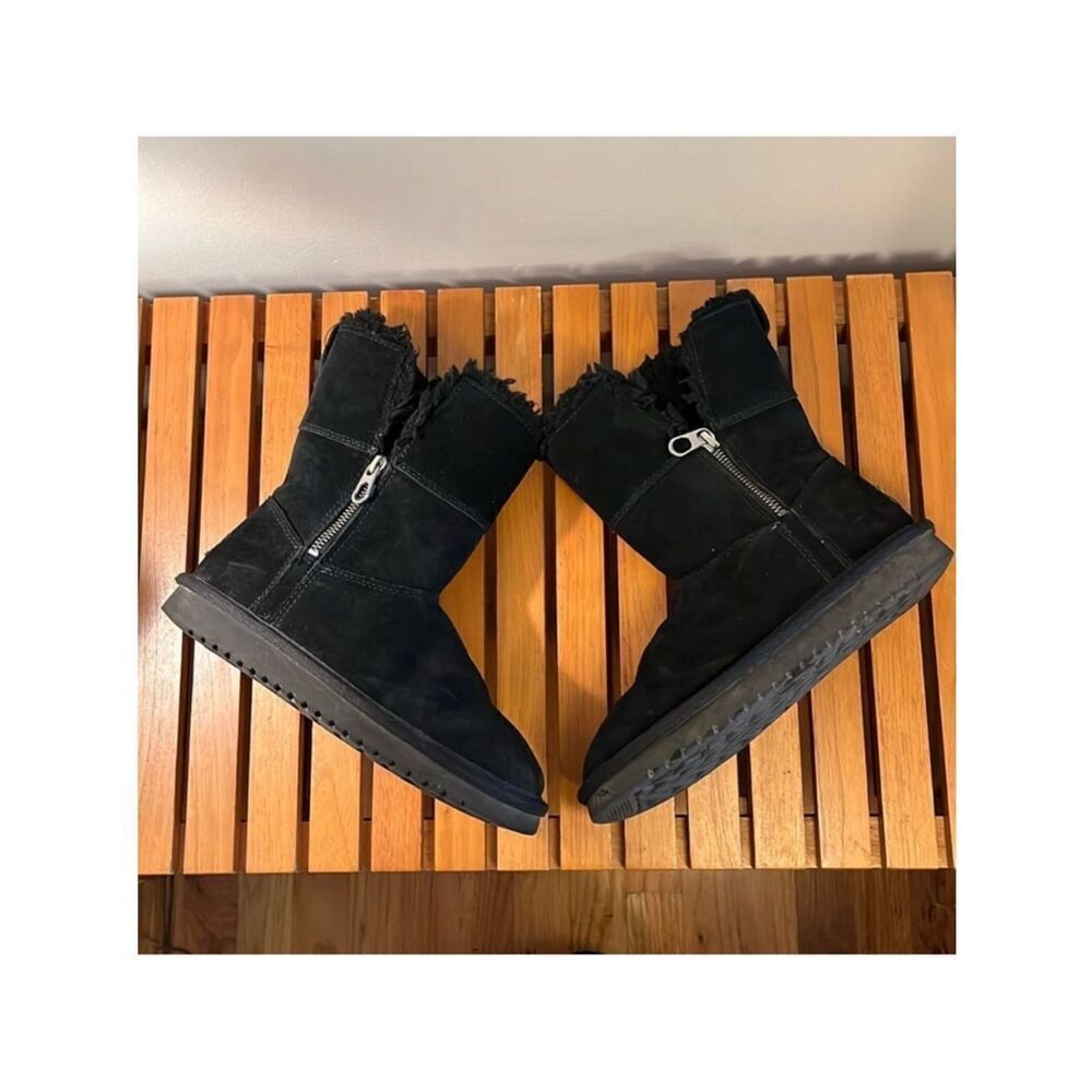 Koolaburra by UGG side zip fleece lined boot size 5